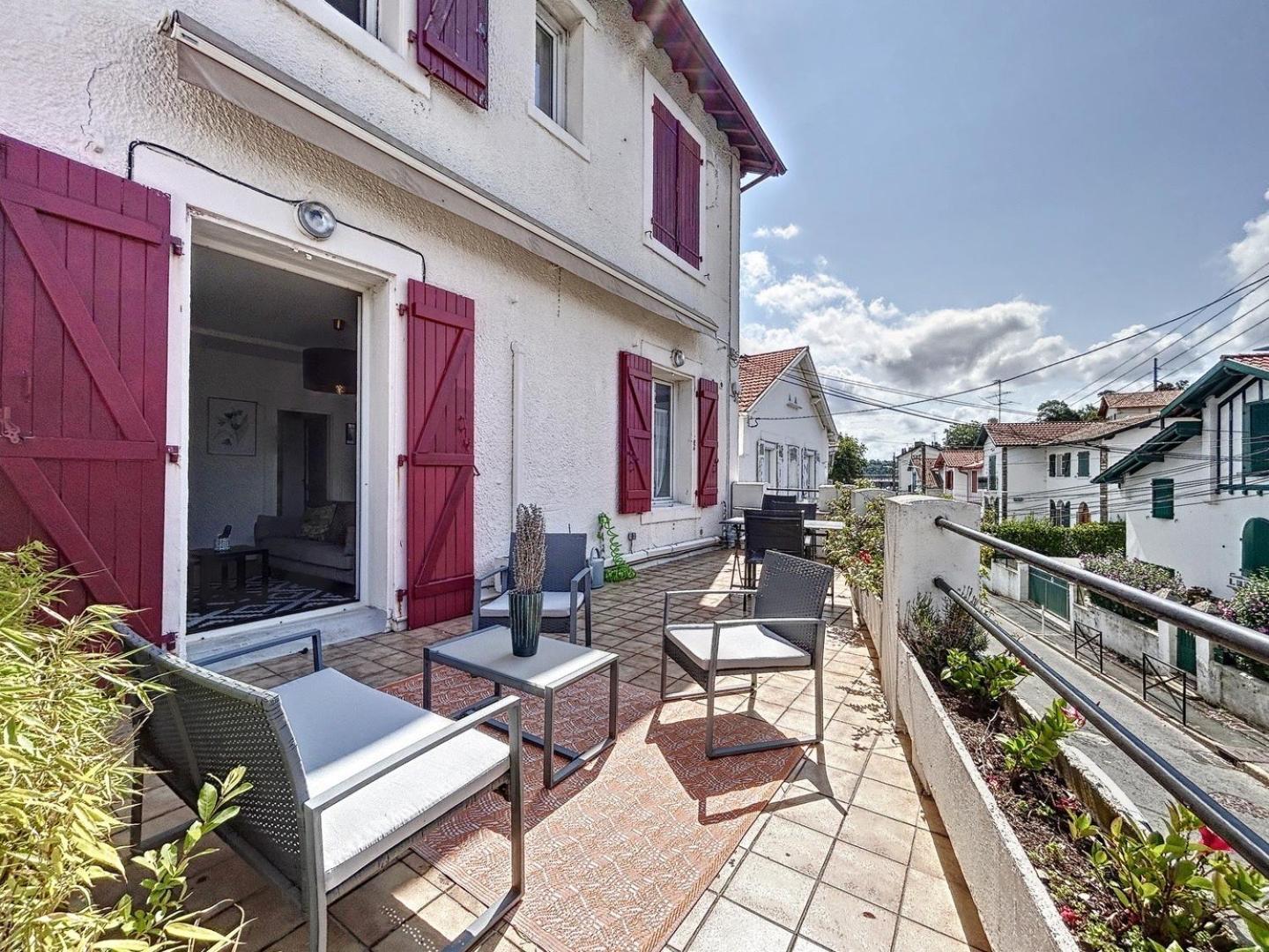 Appartement De Charme Erdizka Classe 3 Etoiles بايون المظهر الخارجي الصورة